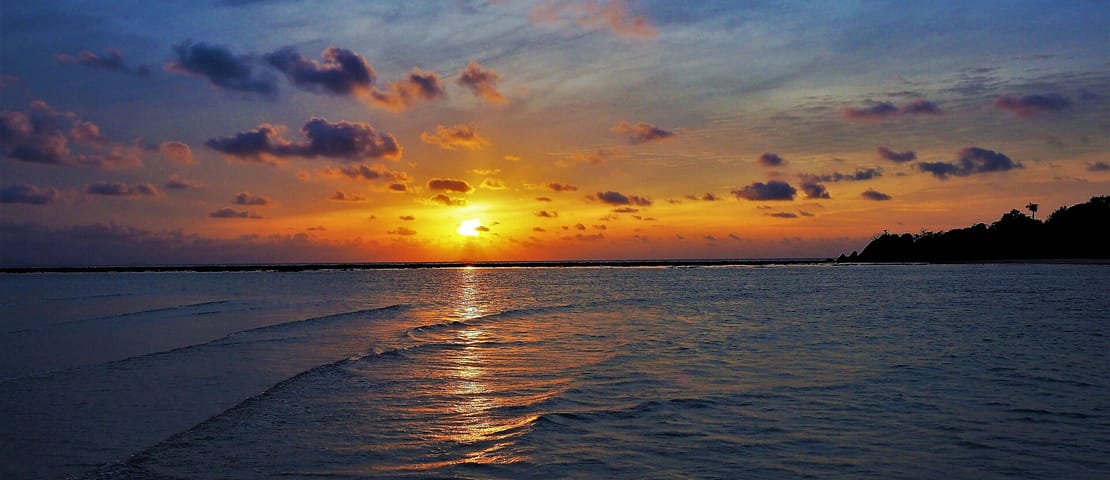 Sunset Bawah Island, Indonesia