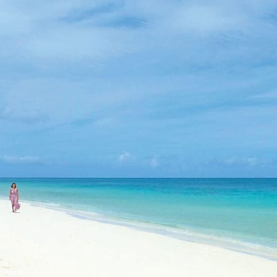 Carolin Weinhold am Strand auf COMO Parrot Cay