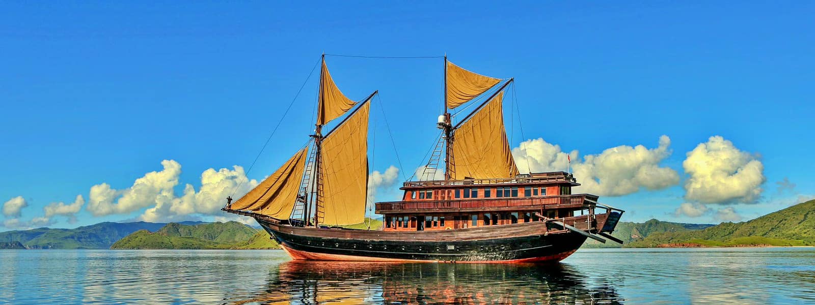 Raja Ampat mit der Alila Purnama: Luxuriöse Segel-Expedition ins Herz eines der letzten Meeresparadiese